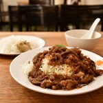 福新楼 - 細切り牛肉とたっぷり生キャベツ@税込1,150円