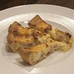 ル・トン・デ・サヴール - キッシュもトロンと良い塩加減