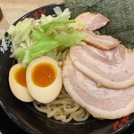 Yokohama Iekei Ramen Yuurakuya - 