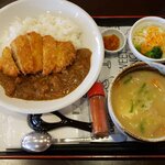 カフェドマデル - ダブルカツカレーセット(630円)です。