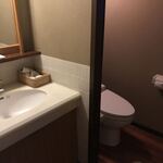 鹿教湯 三水館 - 部屋の洗面所