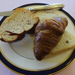 オーベルジュ ル・タン - 朝食：パン