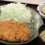 かつ庵 - ロースかつ定食。