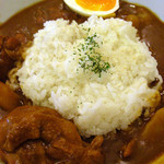 Cafe Pu-rin - 今日はチキンカレーだよ。大きなチキンがはいってるよ！カレーはそんなに辛くないよ。