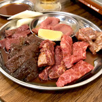 Nikunomiya - ＊肉6種盛り（¥1,280）
                        （カルビ・ロース・タン・ハラミ・ハツ・レバー）