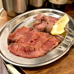 肉のみや - ＊得タン先（¥330）
            ＊タンツラミ（¥390）※限定2食