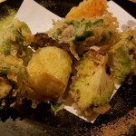 食堂 あいそ - 牡蠣とロマネスコの天ぷら