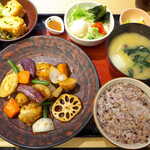 Ootoya - すけそう鱈と野菜の黒酢あん定食（￥890）、麦みそ汁変更（￥180）、かぼちゃコロッケ（￥160）