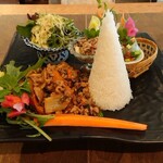 バーンタイ - ランチ  パッガパオプレート