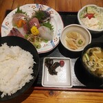 魚旬 - ランチの刺身定食1200円税込み