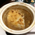Jonasan - シャキシャキキャベツのハムエッグサンドの前に霞んだオニオングラタンスープ。