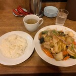 南海飯店 - かたい焼ソバ＋ライス