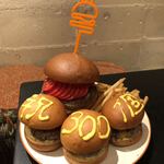 ICON - ３００ＢＵＲＧＥＲ達成記念バーガー！！