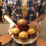 ICON - ３００ＢＵＲＧＥＲ達成記念バーガー！！