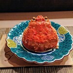 すし処 みや古分店 - セコガニの甲羅の下に