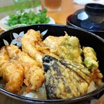 旬菜旬魚 さくら -  ✨Today's Lunch✨1300yen
            ふぐ天が2尾乗った天丼定食です。