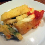 ラ･マンチーナ - モッツァレラチーズを挟んだ新筍のフリット