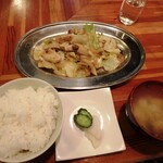 Teppan Sakaba Ookubo Be-Su - 豚トロと野菜の塩ダレ炒め定食¥700
