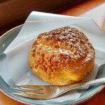 五十鈴川カフェ - クランブルがのったシュークリーム（320円）