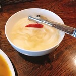 カシミール - 玉ねぎのピクルスです。（2019.12 byジプシーくん）