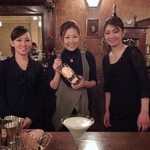 ザ モダーンズ - 3名の女性スタッフ（掲載許諾済み）