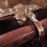 ザ モダーンズ - バーの象の飾り物