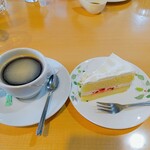 Dream - ★★★ケーキセット 520円 いちごが上に乗ってないいちごケーキ。コーヒーもでかくてお得感あり！