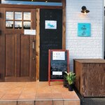 コション パティスリーカフェ - 可愛い入り口♫