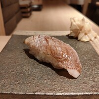 鮨 せいざん - 春子鯛/昆布締め