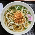 潮屋 - かけうどん ネギ多めに天かすと七味投入