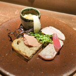 Shinori   - 前菜：自家製ロースハム、パテ、ハーブ野菜と鳥スープパルミジャを添えて、レバーパテ