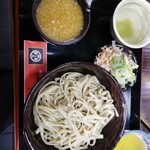 Udombouyamamuro - おろしそば並·670円。平打ちのそばって、私は初めて食べるかもしれません。