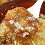 自然派中華 クイジン - 鱧と松茸の湯葉巻き入りふわふわ餡かけ麺～柚子麺で～　湯葉巻きリフト