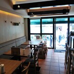 自然派中華 クイジン - 店内　テーブル席