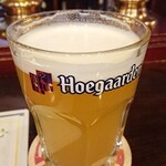 THE GRAFTON - ドリンク写真:ヒューガルデン 900円
