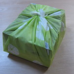 くろぎ - お弁当　～春らしい風呂敷に包まれて～