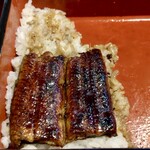 信川円 - 重の右下から食べ始め、最後は左下で〆る。