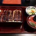 信川円 - うな重(は) ひと串半