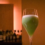 バー ル・サロン - 生パイナップルのカクテル