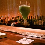 バー ル・サロン - 生パイナップルのカクテル