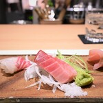 食善 大岡 - 明石のタイ、和歌山の本マグロ、徳島のブリ