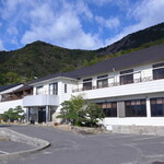 海宿 千年松 - 割烹民宿「千年松」。民宿というより小型旅館とみなせる立派な造り、清潔感は十分