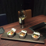 USHIMITSU - ザブトン、なんと缶を使うというプレゼンテーション。