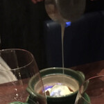 USHIMITSU - タンカレーにラクレットチーズをかけます。