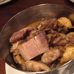 Abats. - 本日のスペシャリテ　魚介とジャンボノーのブレゼです　鮑に海老に烏賊がゴロゴロ入ってます　悶絶級の美味しさ