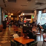 Tarizu Kohi - 広い店内