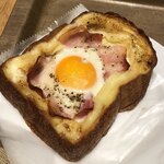 ブリオッシュ ドーレ - クロックベーコンエッグ¥290