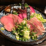 Akegarasu - 肉刺し3点盛り(上) 1,280円