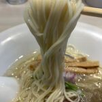 宍道湖しじみ中華蕎麦 琥珀 - ストレート細麺