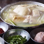 Shougun Horumon - 鳥をまるごと煮込んだ将軍水炊き（韓国式タッカンマリ）